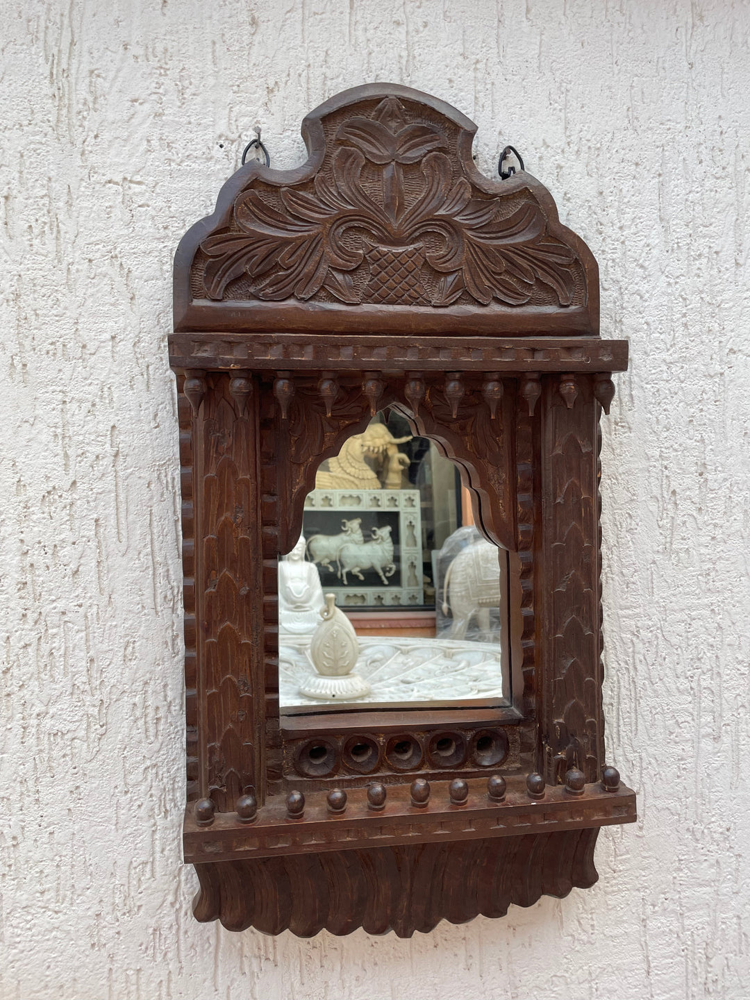 Hand carved single Jharokha mirror in distressed finish