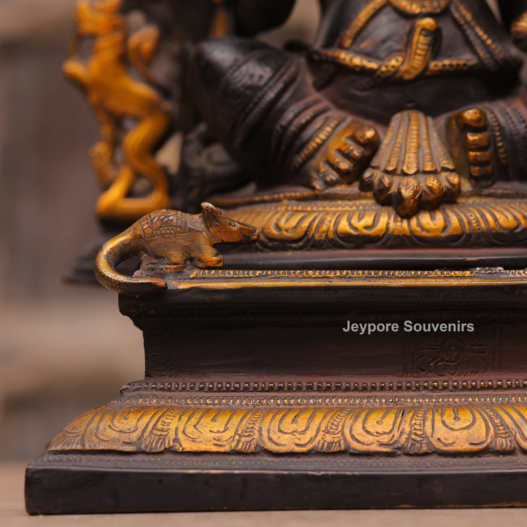 Handcrafted Brass Lord Ganesha Statue with Prabhavali Arch