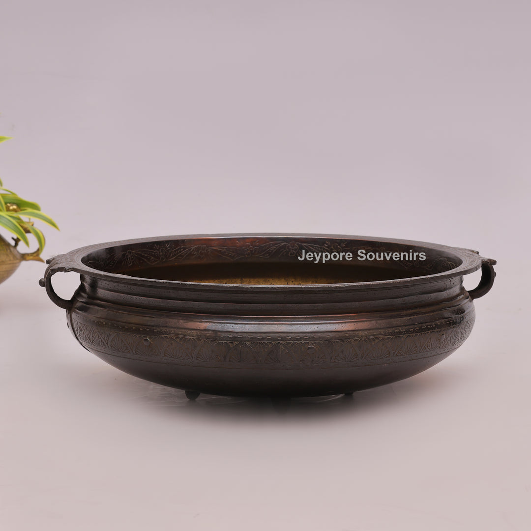 Handcrafted Antique Brass Urli Bowl with Dark Antique-Finished Exterior