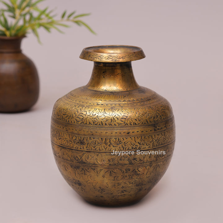 Handcrafted Vintage-Style Brass Planter with Antique Golden Finish
