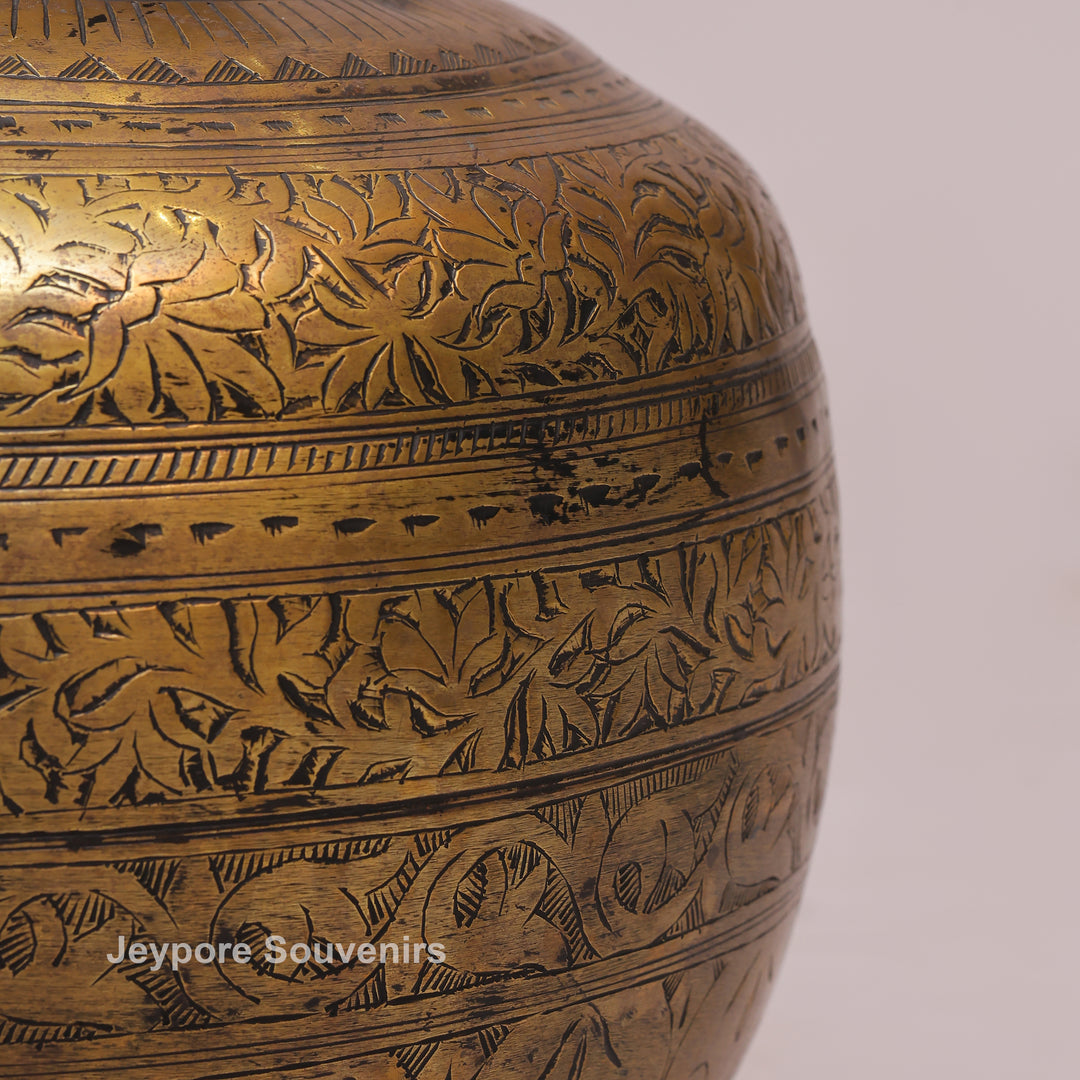 Handcrafted Vintage-Style Brass Planter with Antique Golden Finish
