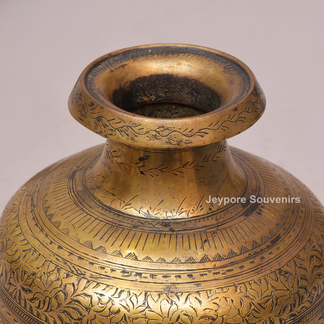 Handcrafted Vintage-Style Brass Planter with Antique Golden Finish