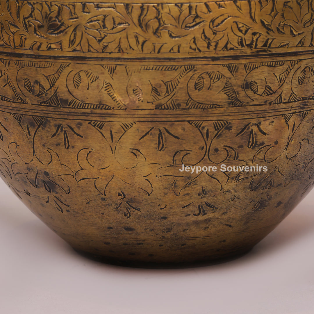 Handcrafted Vintage-Style Brass Planter with Antique Golden Finish