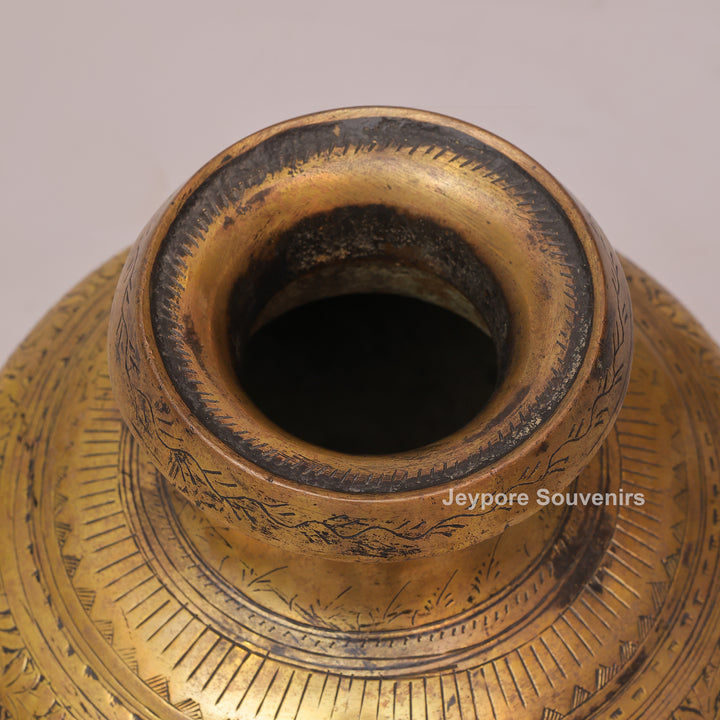 Handcrafted Vintage-Style Brass Planter with Antique Golden Finish