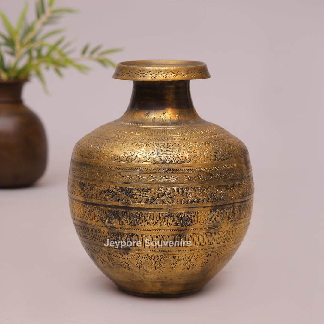 Vintage-Style Brass Planter Pot with Antique Golden Finish