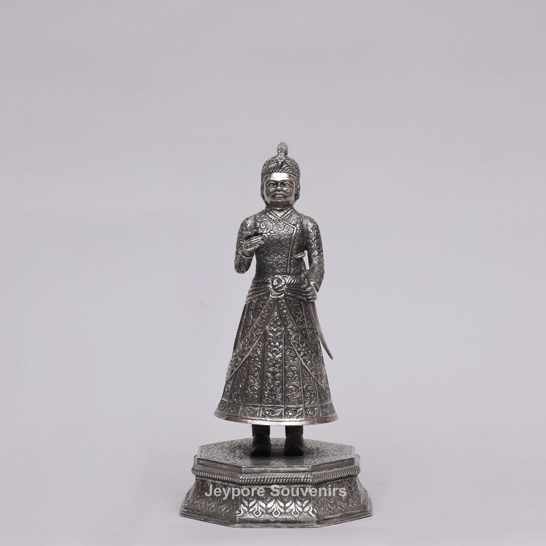 Handcrafted Copper Silver Polished King &amp; Queen Statue Pair