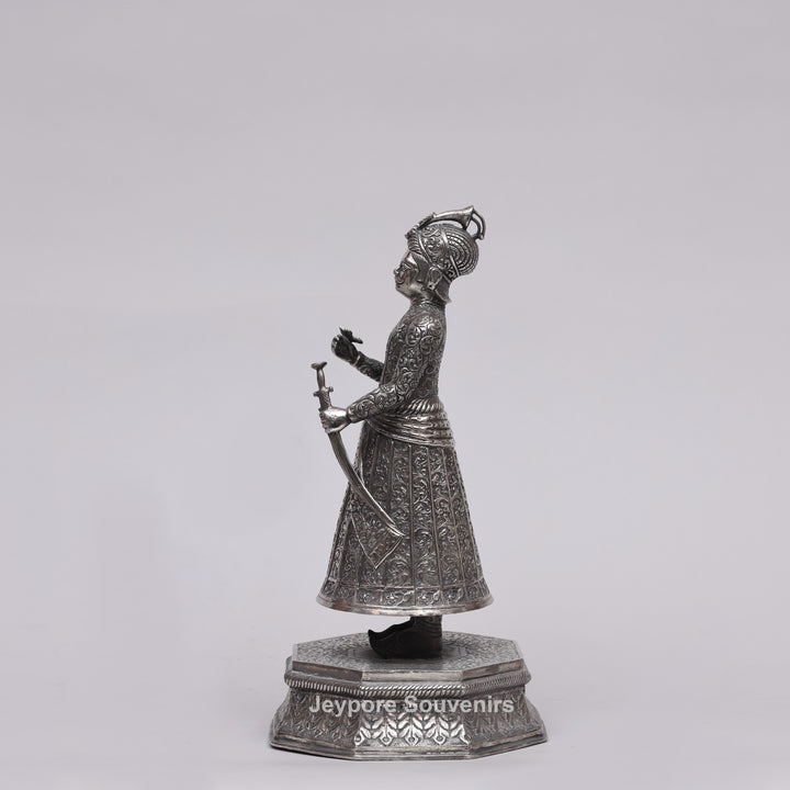 Handcrafted Copper Silver Polished King &amp; Queen Statue Pair