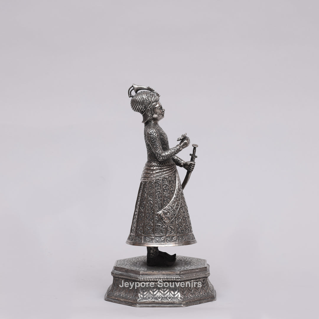 Handcrafted Copper Silver Polished King &amp; Queen Statue Pair