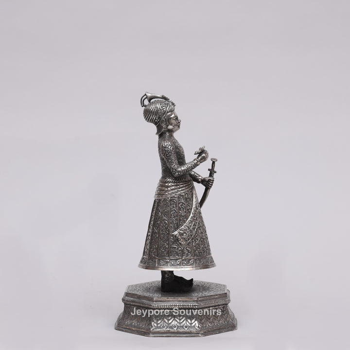 Handcrafted Copper Silver Polished King &amp; Queen Statue Pair