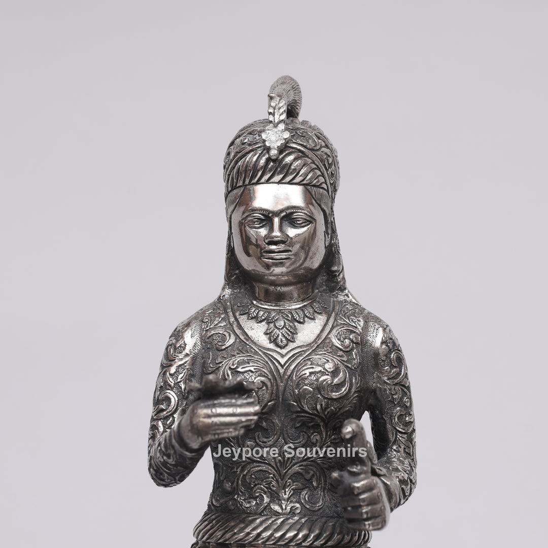 Handcrafted Copper Silver Polished King &amp; Queen Statue Pair