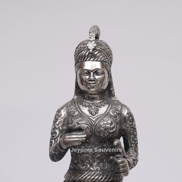 Handcrafted Copper Silver Polished King &amp; Queen Statue Pair