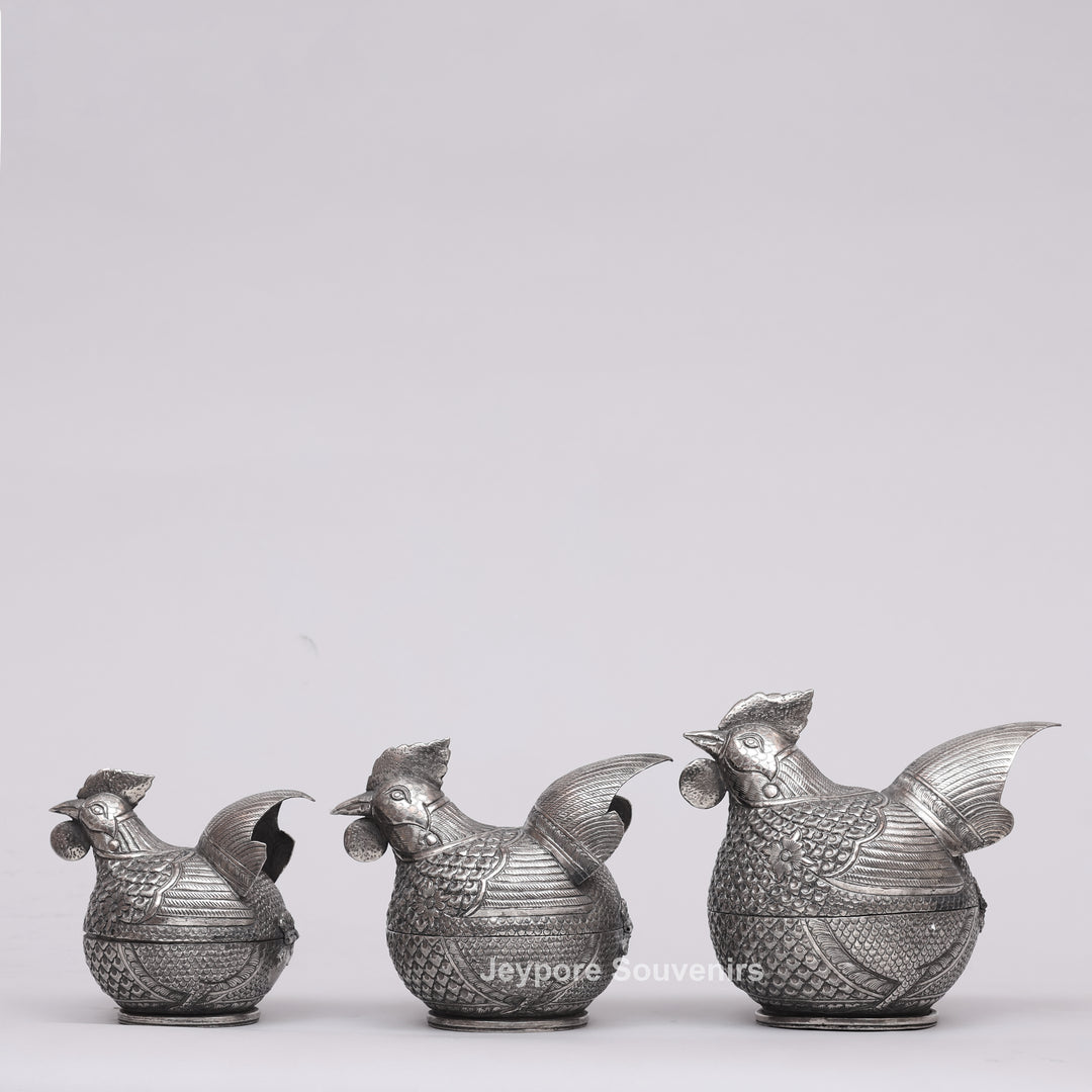 Handcrafted Cambodian Silver Polished Hen-Shaped Betel Lime Box