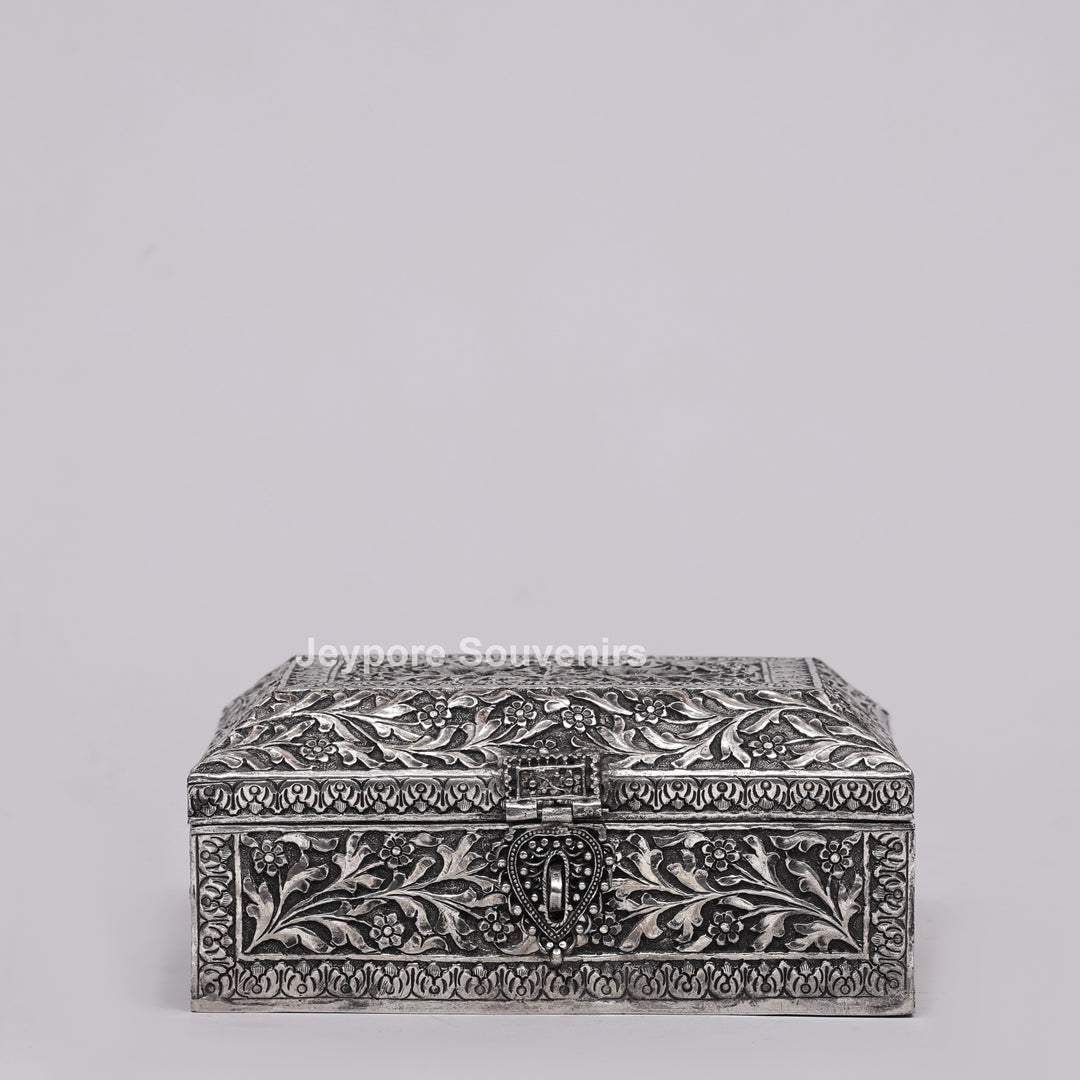 Royal Silver Polished Engraved Jewelry Box