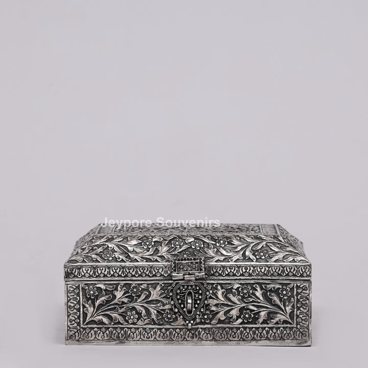 Royal Silver Polished Engraved Jewelry Box