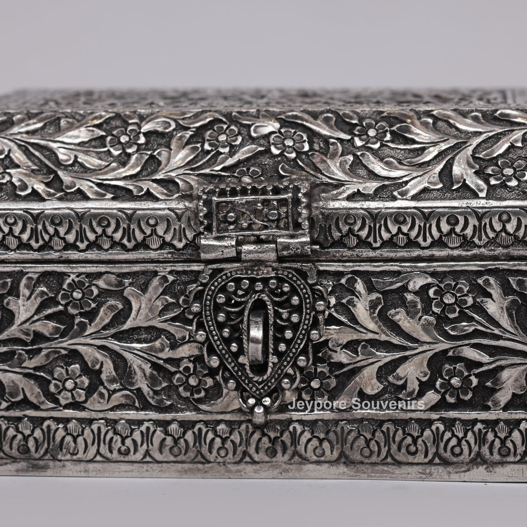 Royal Silver Polished Engraved Jewelry Box