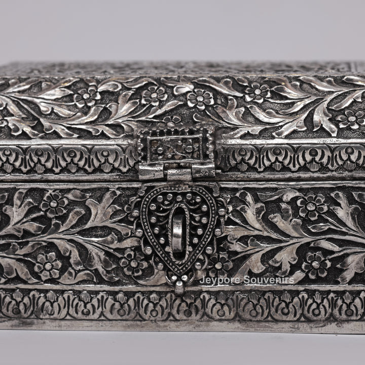 Royal Silver Polished Engraved Jewelry Box