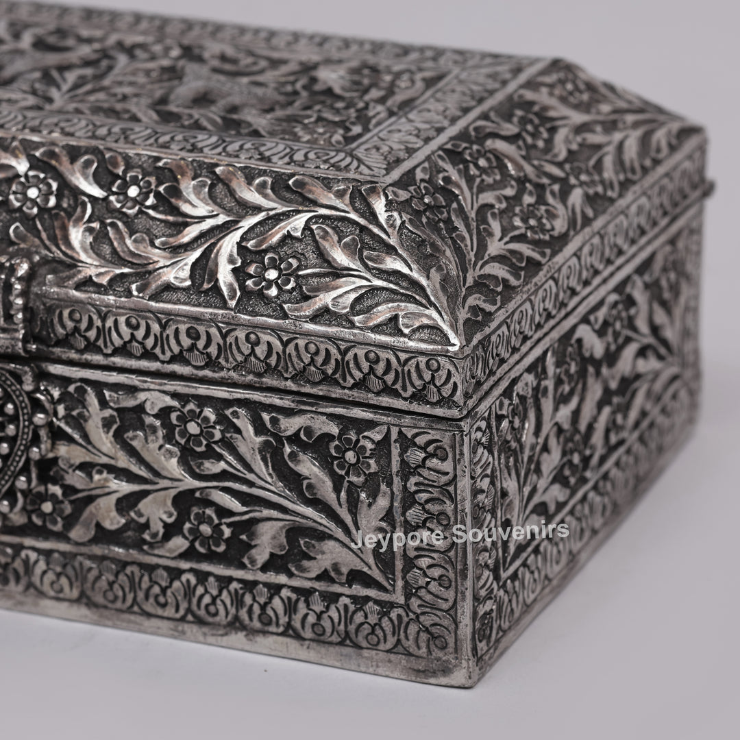 Royal Silver Polished Engraved Jewelry Box