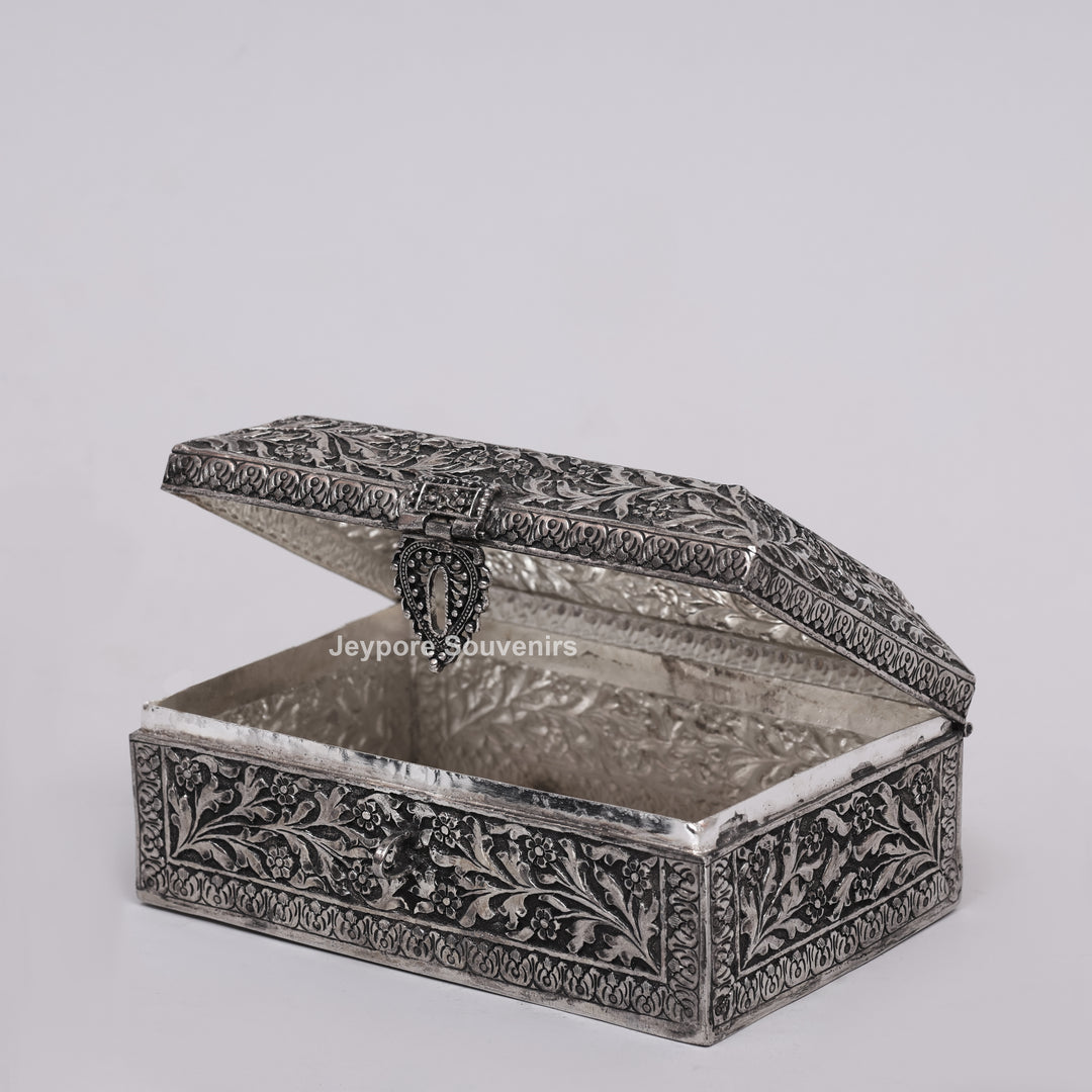 Royal Silver Polished Engraved Jewelry Box