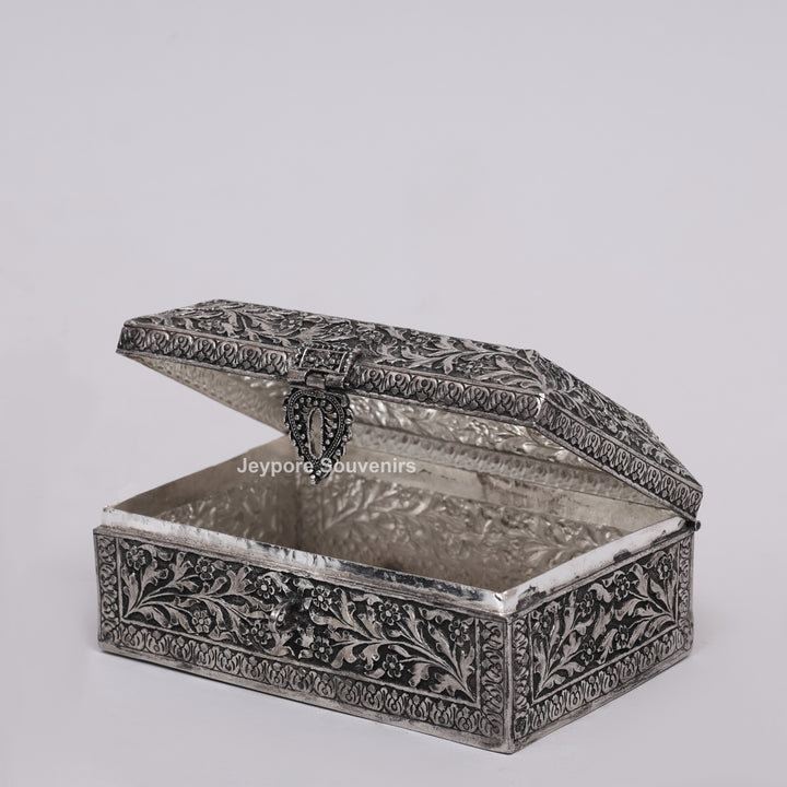 Royal Silver Polished Engraved Jewelry Box