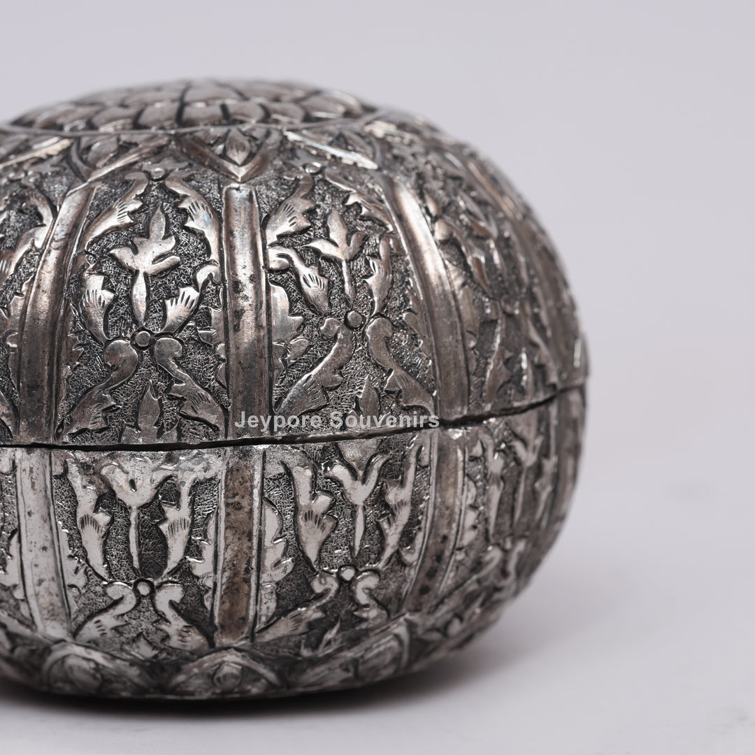 Handcrafted Silver Polished Round Shaped Trinket Box