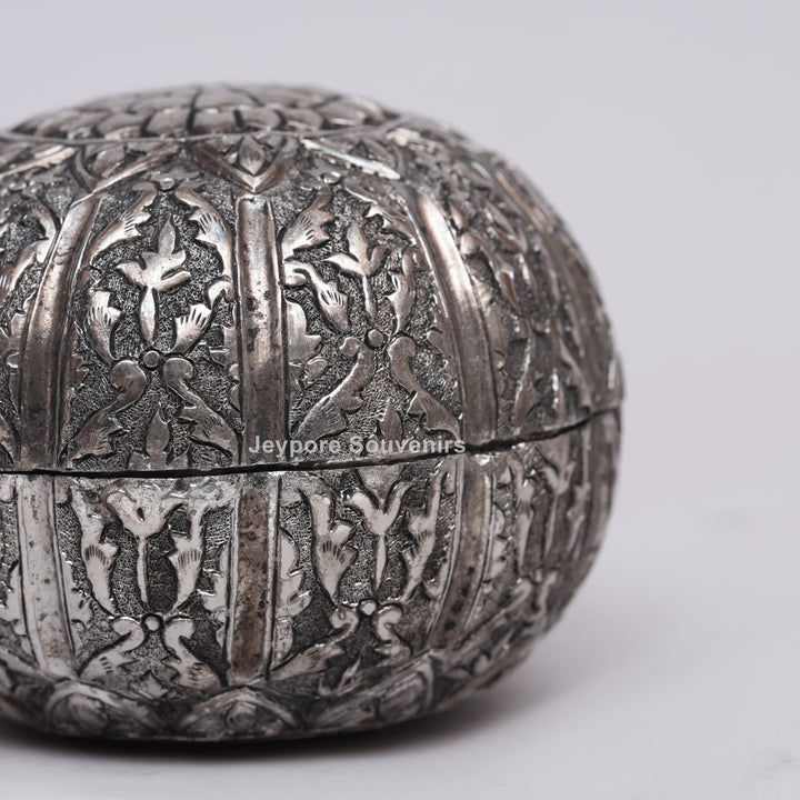 Handcrafted Silver Polished Round Shaped Trinket Box
