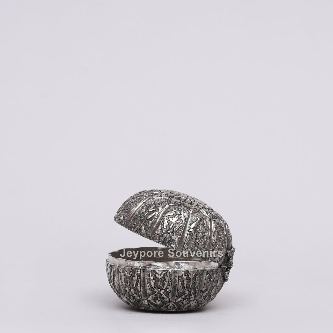 Handcrafted Silver Polished Round Shaped Trinket Box