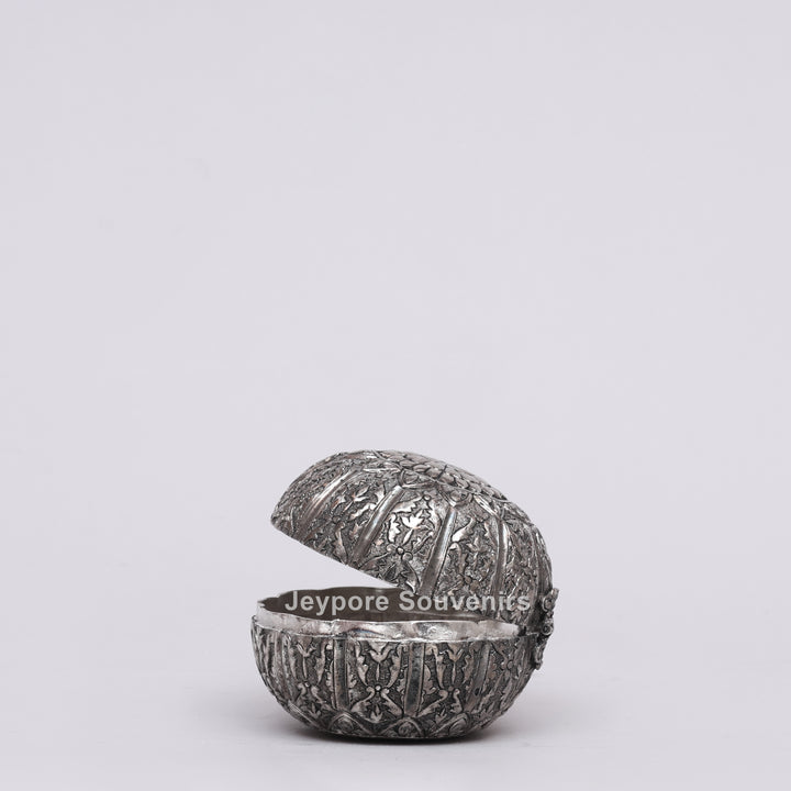 Handcrafted Silver Polished Round Shaped Trinket Box