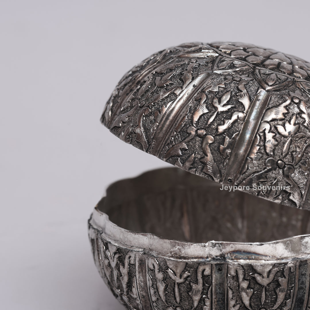 Handcrafted Silver Polished Round Shaped Trinket Box
