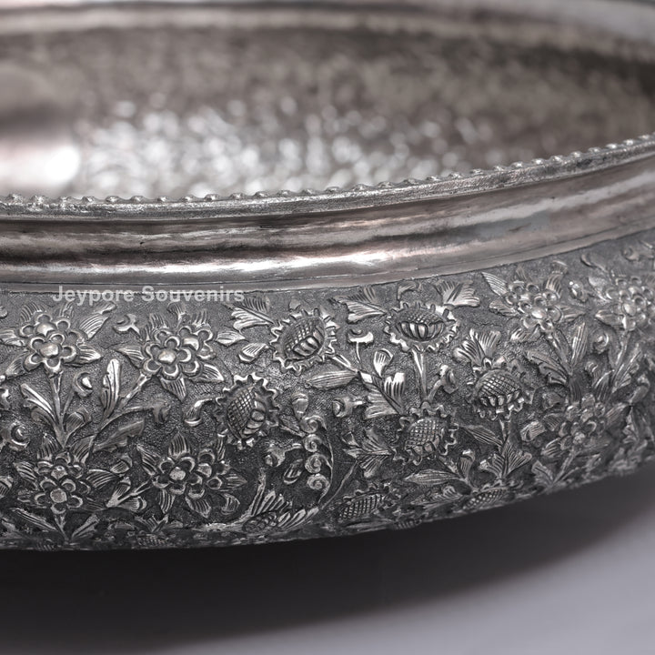 Antique silver-finish bowl featuring Royal Elephant with Guard figures.