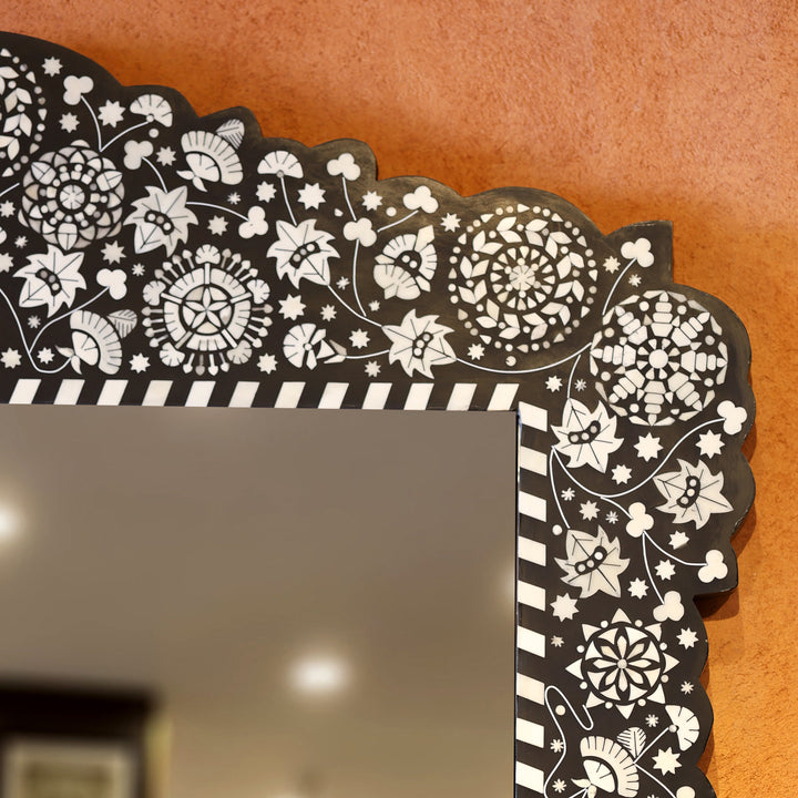 Handcrafted Black Bone Inlay Luxury Decorative Wooden Wall Mirror