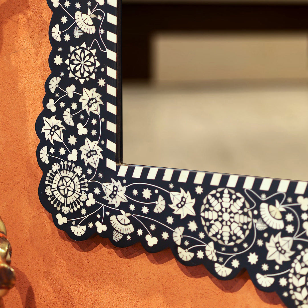Handcrafted Black Bone Inlay Luxury Decorative Wooden Wall Mirror