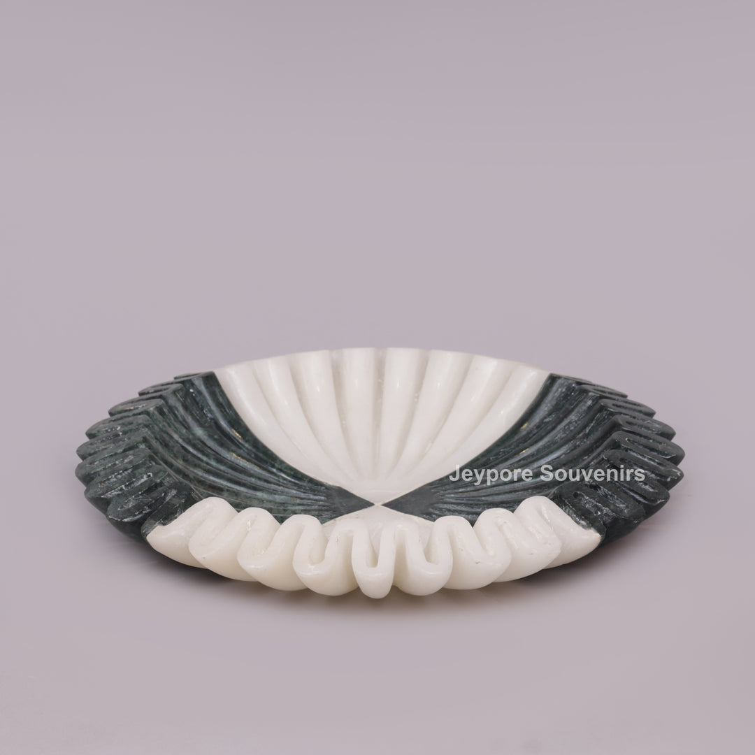 Handcrafted Black &amp; White Marble Ruffle Bowl