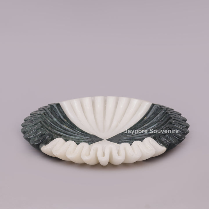 Handcrafted Black &amp; White Marble Ruffle Bowl