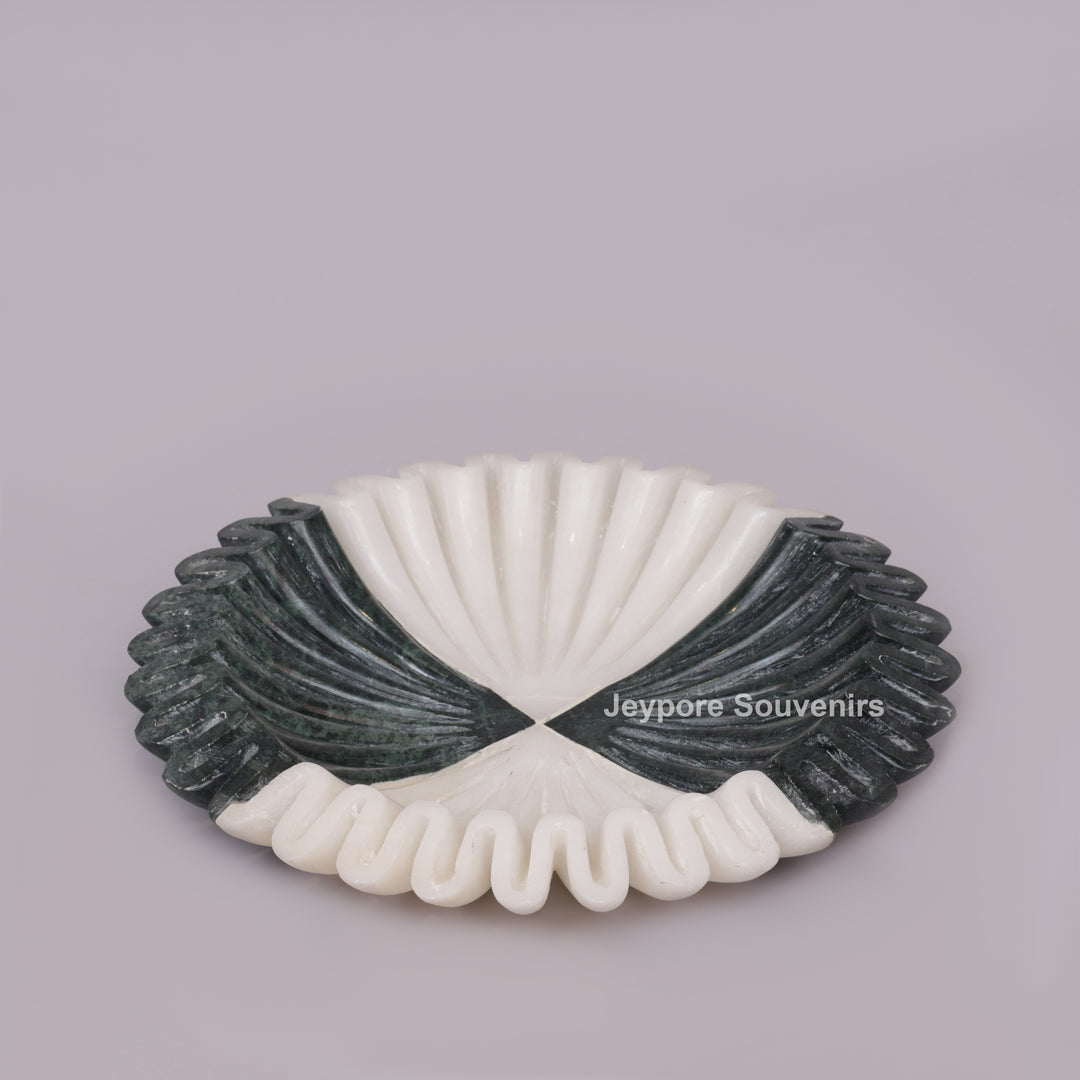 Handcrafted Black &amp; White Marble Ruffle Bowl
