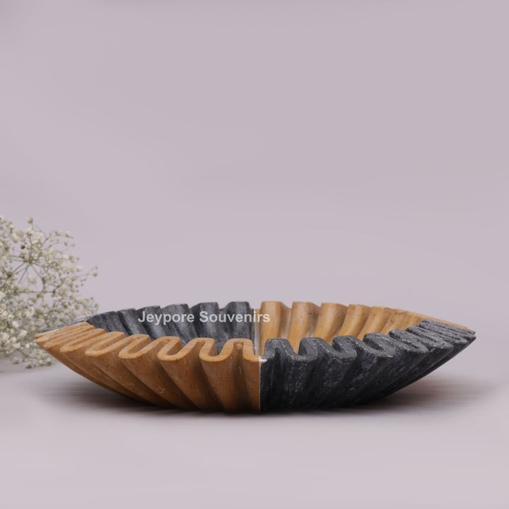 Handcrafted Black &amp; Brown Marble Ruffled Decorative Bowl