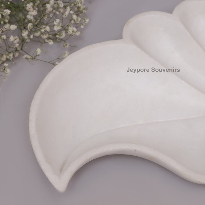 Handcrafted White Marble Swan-Shaped Urli Bowl with Carved Design