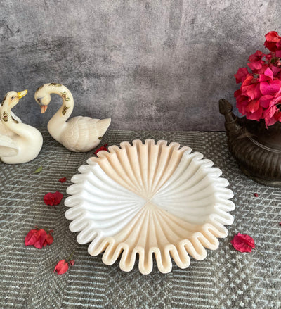 Ruffled Marble Bowl in Beige and White Marble