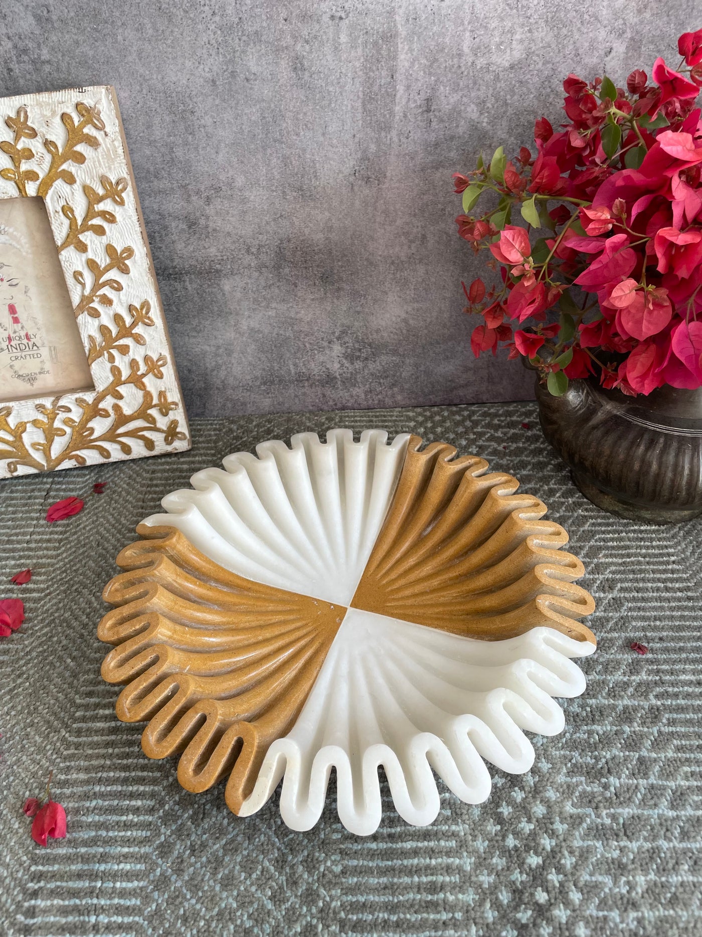 Ruffled Marble Bowl in Mustard and White Marble