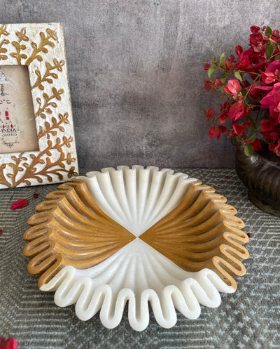 Ruffled Marble Bowl in Mustard and White Marble