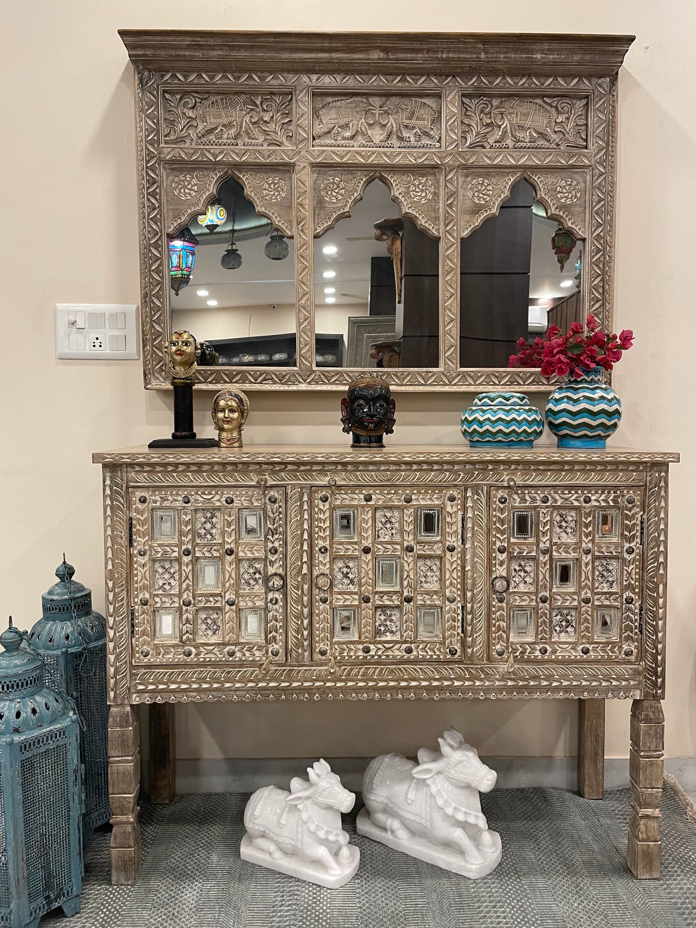 Distressed Natural Finish Damchiya/Console Table