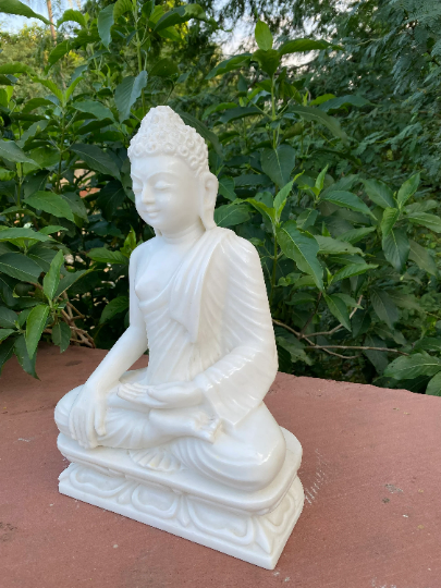 15 inches Meditating Buddha Statue in Marble