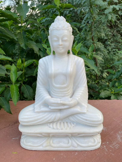 15 inches Meditating Buddha Statue in Marble