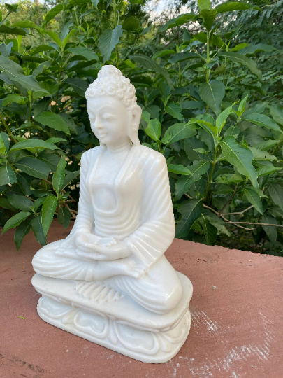 15 inches Meditating Buddha Statue in Marble